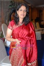 Kavita Krishnamurthy at the launch of Ritu Johri_s album Bengangi in Hotel Sea Princess on 17th March 2010 (9).JPG